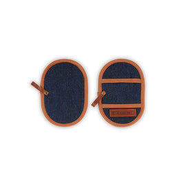 Le Creuset - Grip voor Grill/ Skillet Handvat Denim 17,5x8cm Le Creuset - Grip voor Grill/ Skillet Handvat Denim 17,5x8cm Pannenlappen Le Creuset