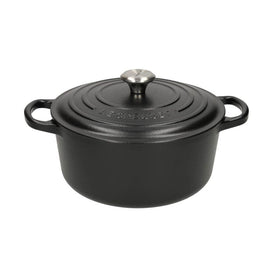 LeCreuset - Rôti- / Faitout Signature rond Noir Mat 20cm 2,4l (intérieur noir) Bezig met laden...