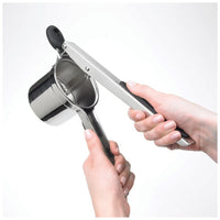 Presse-pommes de terre OXO en acier inoxydable 29 cm