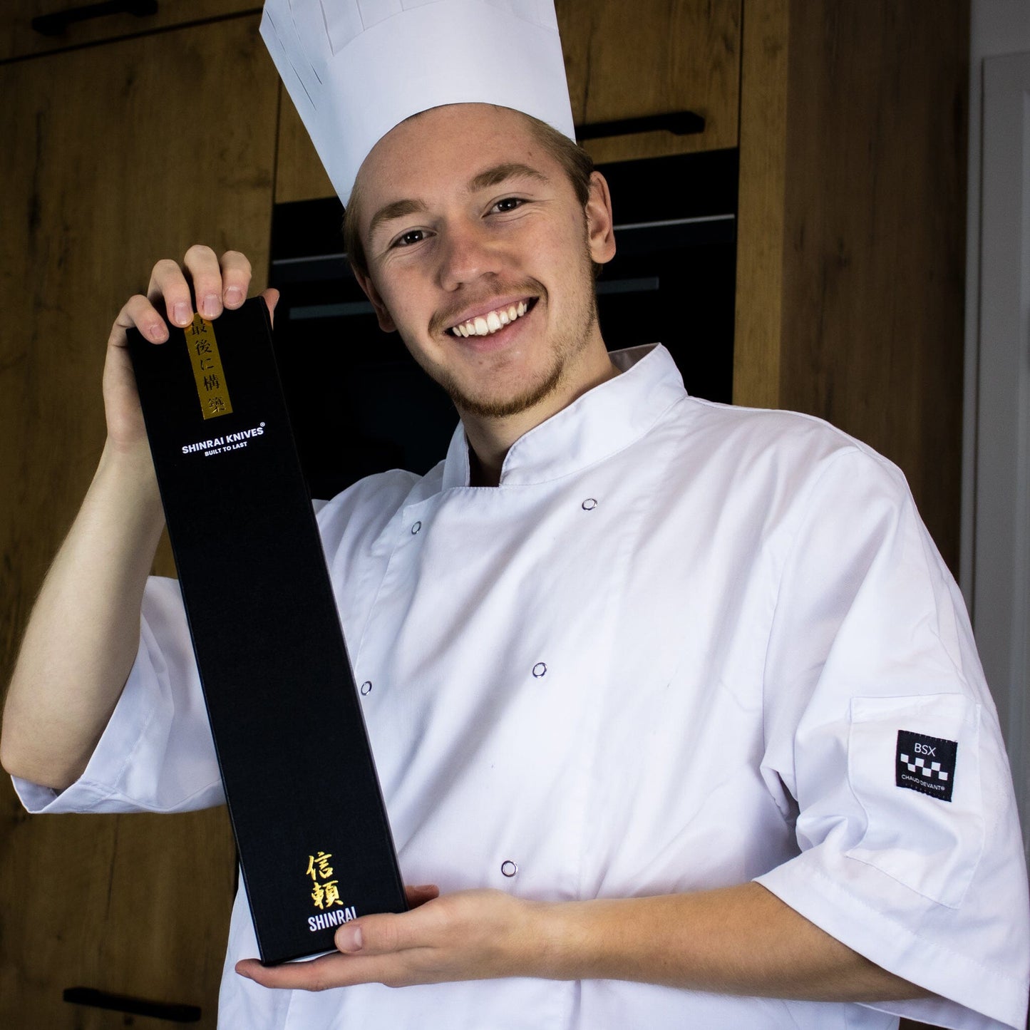 Shinrai Knives - Parelmoer Jewels Damascus Santoku mes 18 cm