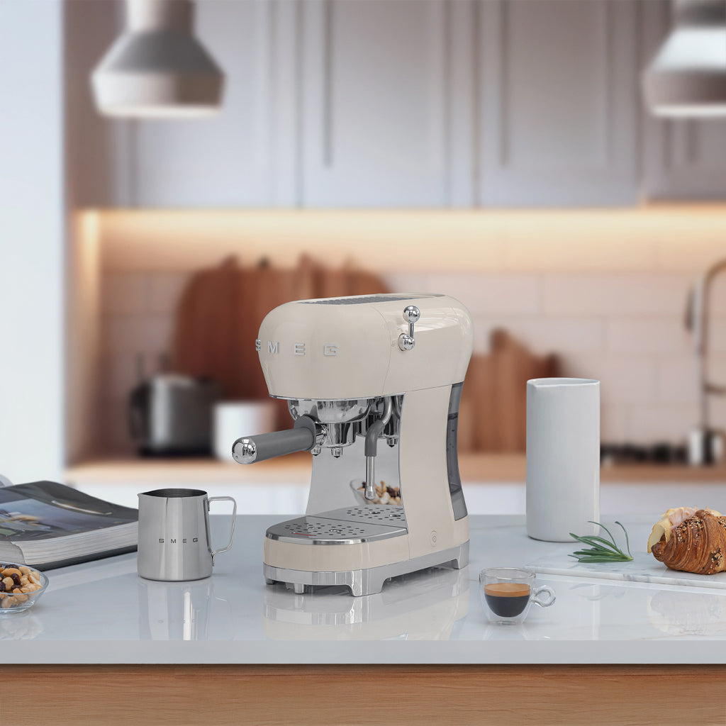 Smeg - Espressomachine | Crème | Jaren 50 | Handmatige espressomachine