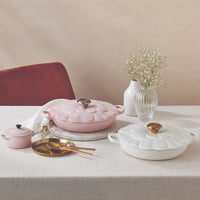Le Creuset - Cocotte Signature Campagnard Blossom 26 cm Coquillage Rose Le Creuset Casserole